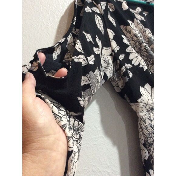 Lulus Steal the Show Black and White Floral Print Cold-Shoulder Dress Medium M - Picture 6 of 11